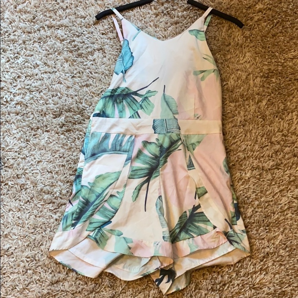 Summer Feels Romper - XS - used once